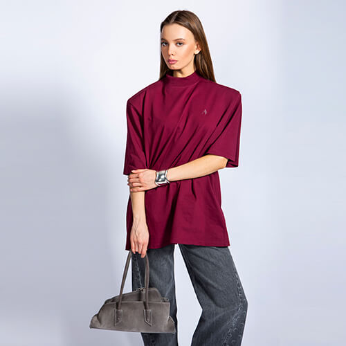 Джинсы и футболка. Ваш повседневный образ. Фото 1.