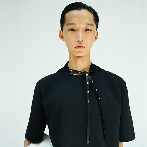 Взяли верх: футболки, рубашки, ветровки для него. Фото 2.