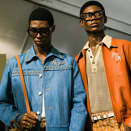 Взяли верх: футболки, рубашки, ветровки для него. Фото 5.